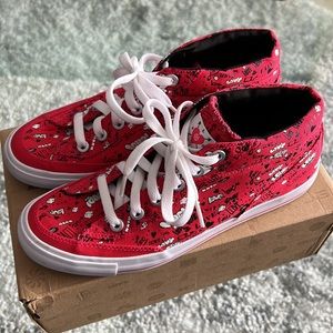Women’s Nike Chukka Go Red Sire LOVE print Sneakers size 9